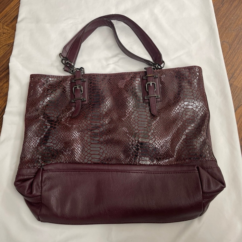 Vera Wang Purse - Picture 3 of 10